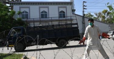300,000 سے زیادہ کو 1,291 سمارٹ لاک ڈاؤن کے تحت رکھا گیا ہے۔
