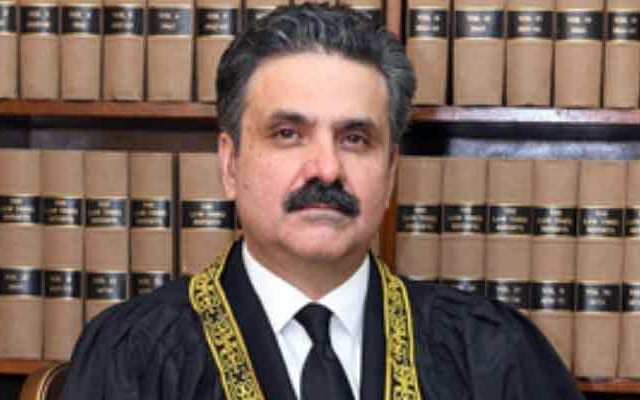 چیف جسٹس کی سیاسی رسائی سے متعلق سوالات کو جنم دیا گیا ہے