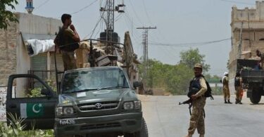 کے پی میں کارروائیوں میں سرغنہ سمیت 30 دہشت گرد مارے گئے۔