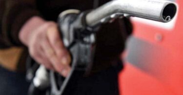 پاکستان 2025-26 میں کاربن لیوی کو آئی ایم ایف کے ساتھ بجٹ کی بات چیت پر غور کرتا ہے