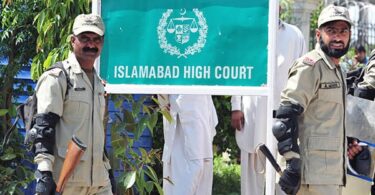 بار ججوں کی سنیارٹی کی فہرست کو بھی چیلنج کرتا ہے