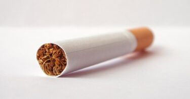 قواعد کی خلاف ورزی میں 400 سے زیادہ سگریٹ برانڈز: مطالعہ