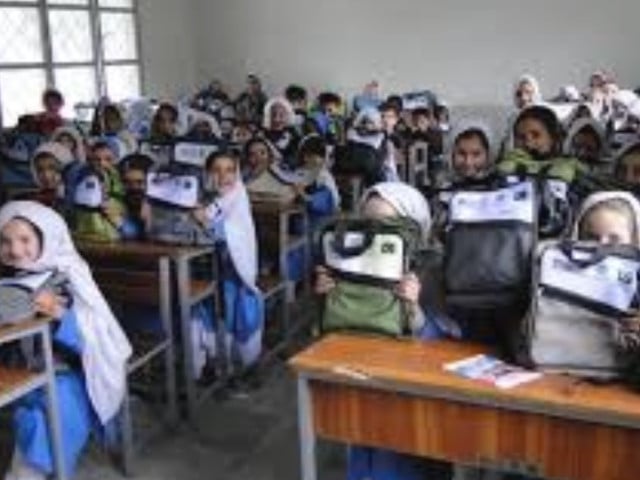 کے پی اسکول کی تعلیم تک رسائی کو بہتر بنانے میں ناکام ہے