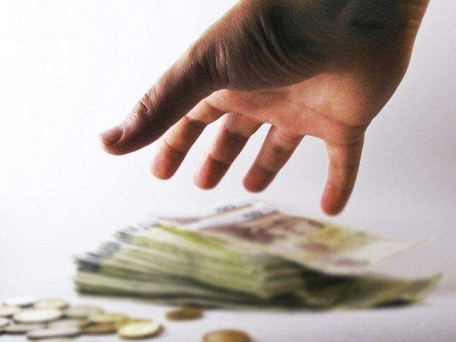 فتویوا کونسل کے ذریعہ متحدہ عرب امارات میں ڈی ایچ 25 پر زکاٹ کی شرح مقرر کی گئی ہے