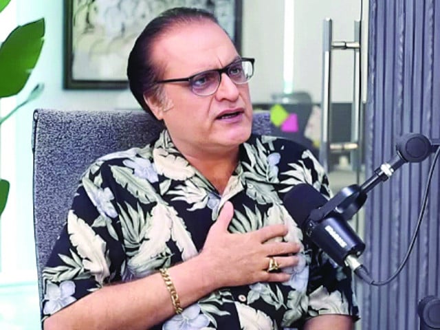 محمود اسلم محبت اور شادی سے بات کرتا ہے