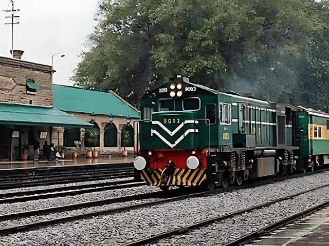 بندوق برداروں نے بلوچستان میں جعفر ایکسپریس پر حملہ کیا ، متعدد زخمی ہوئے