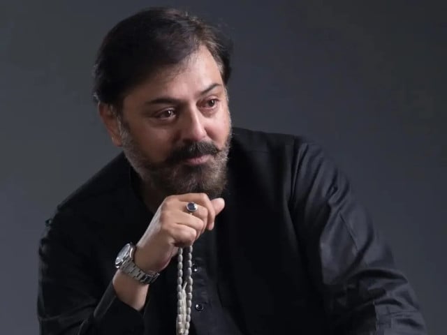 نعمان اجز پاکستانیوں پر اپنے واضح خیالات بانٹتے ہیں