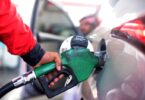 گورنمنٹ پٹرول ، ڈیزل کی قیمتوں کو فی لیٹر 2 روپے تک کاٹتا ہے
