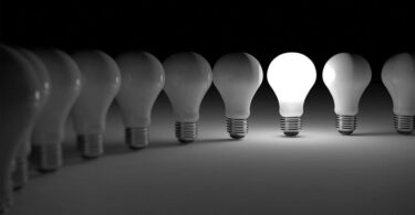 صارفین یکساں بجلی کے نرخوں کی تلاش کرتے ہیں