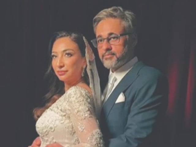 انوشی نے منزل کی شادی کو لپیٹ لیا