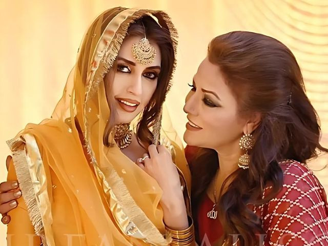 اداکارہ ایمان ایلی کی والدہ ہمائرا عابد علی کا انتقال ہوگیا